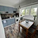 Apartament Sunny Seaside Retreat In
