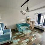 Apartament Sunny Seaside Retreat In