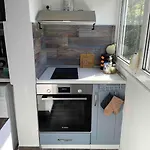 Sunny Seaside Retreat In Apartament Burgas