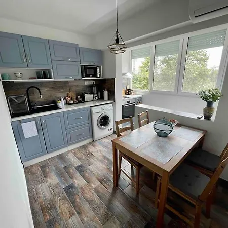 Apartman Sunny Seaside Retreat In